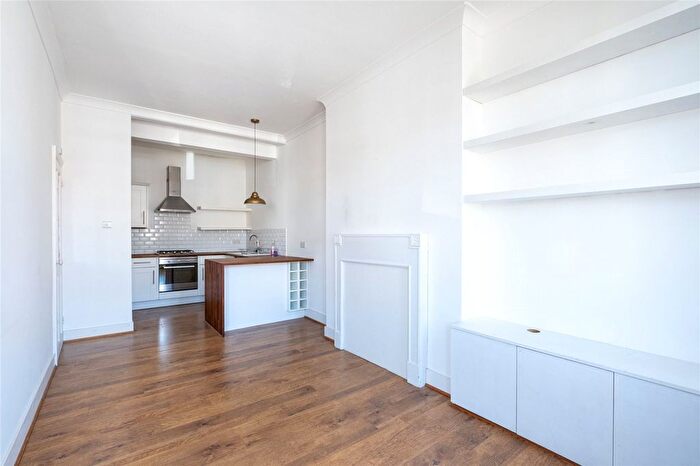1 Bedroom Flat To Rent In Conyers Road, Streatham, London, SW16