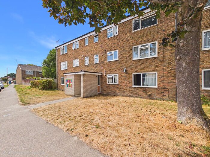 1 Bedroom Flat For Sale In Greenacres, Crawley, RH10