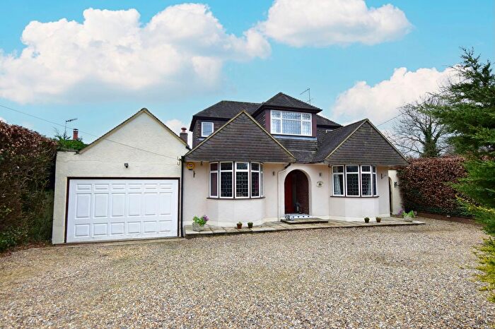 4 Bedroom Detached House For Sale In Harthall Lane, Pimlico, HP3