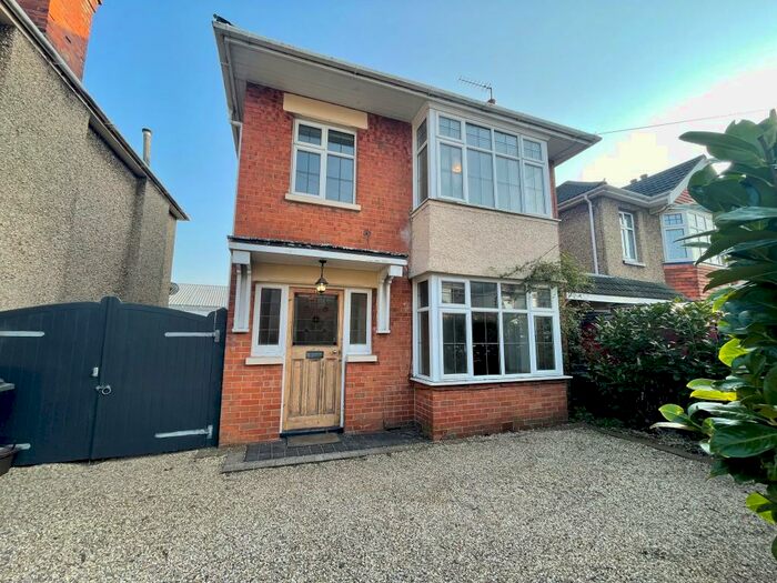 3 Bedroom Detached House To Rent In Jameson Road, Winton, BH9