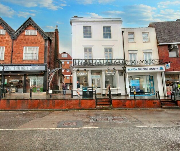 2 Bedroom Apartment To Rent In High Street, Dorking, RH4