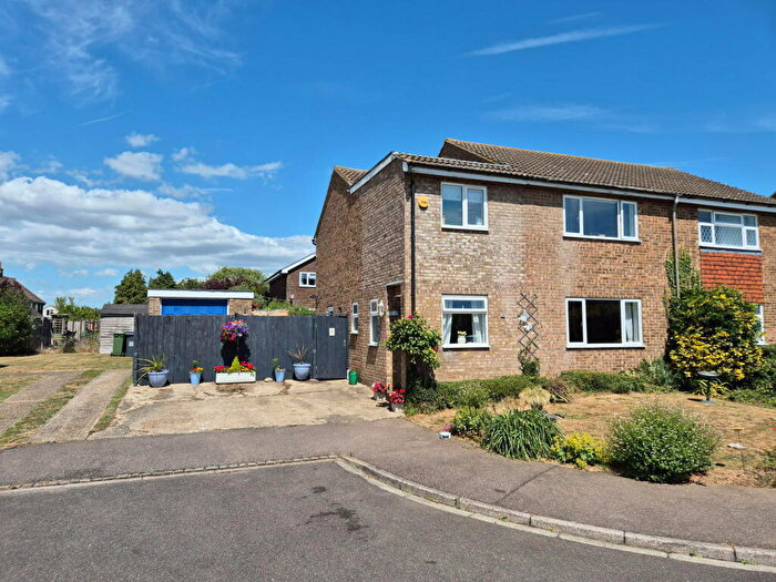 4 Bedroom Semi-Detached House For Sale In Manor Close, Langford, Beggleswade, Beds, SG18