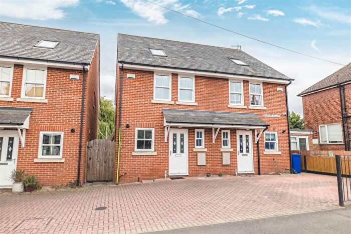 3 Bedroom Semi-Detached House For Sale In St. Leonards Road, Windsor, SL4