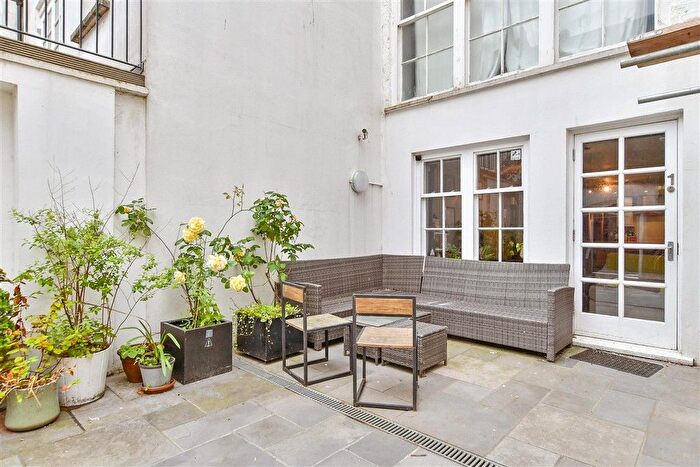 2 Bedroom Flat For Sale In Old Steine, Brighton, East Sussex, BN1