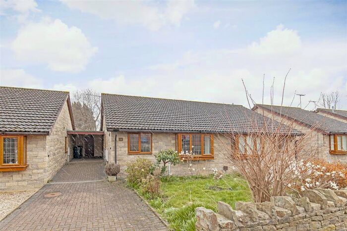 2 Bedroom Semi-Detached Bungalow To Rent In Manor Drive, Chesterfield, S40