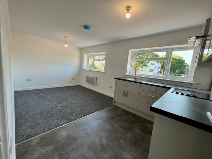 1 Bedroom Flat To Rent In Flat C Penn Road, Stevenage, Hertfordshire, SG1