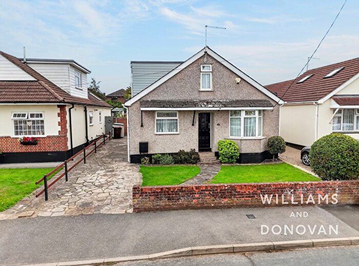 3 Bedroom Chalet For Sale In Croft Road, Benfleet, SS7