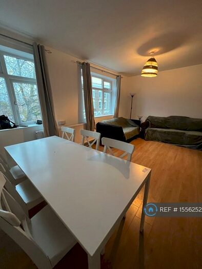 3 Bedroom Flat To Rent In Holliway, London, N19