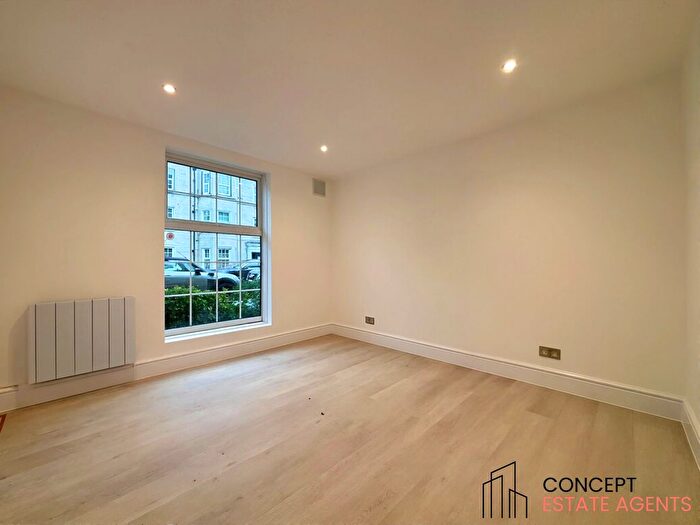 2 Bedroom Flat To Rent In Malden Court, West Barnes Lane, New Malden, Surrey, KT3