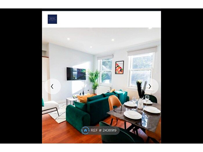 2 Bedroom Flat To Rent In St. John's Hill, Clapham Junction London, SW11