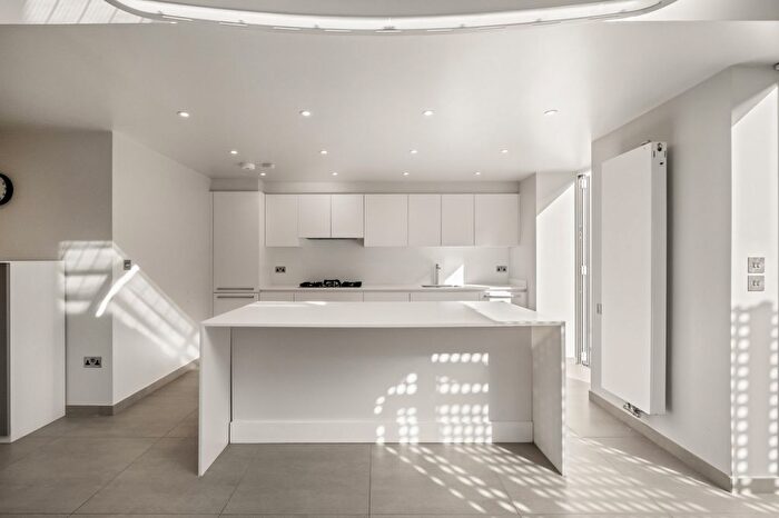 4 Bedroom Terraced House To Rent In Warwick Gardens, Kensington, W14