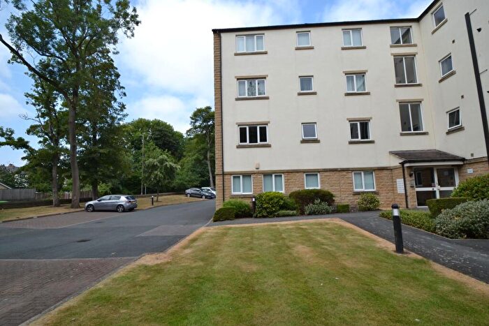2 Bedroom Apartment For Sale In Lodge Road, Thackley, BD10