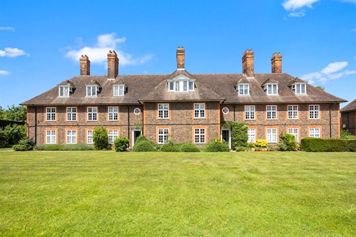 2 Bedroom Flat To Rent In Bigwood Road, Hampstead Garden Suburb, NW11