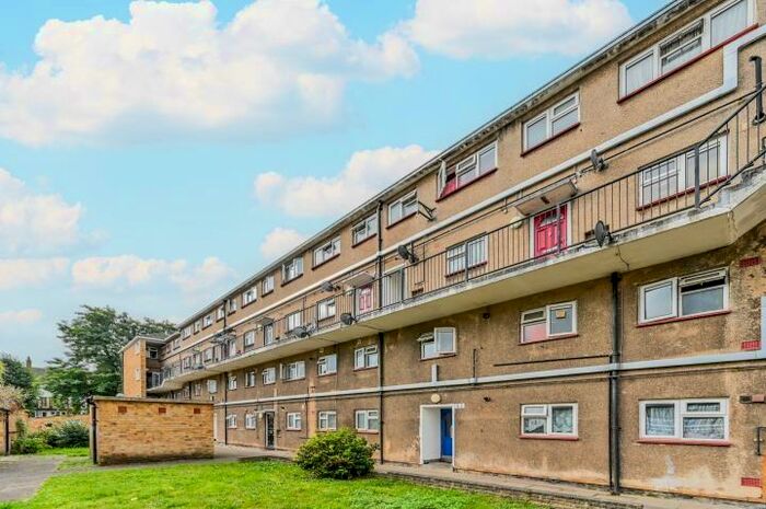 1 Bedroom Flat For Sale In Crosbie House, Prospect Hill, London, E17