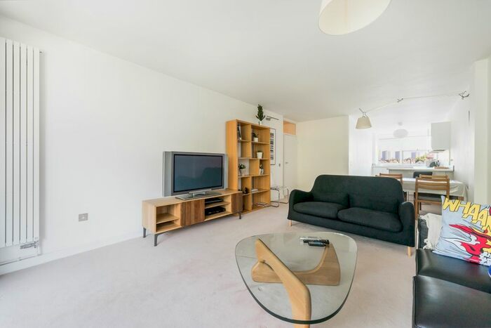2 Bedroom Flat To Rent In Kensington Park Road, London, W11