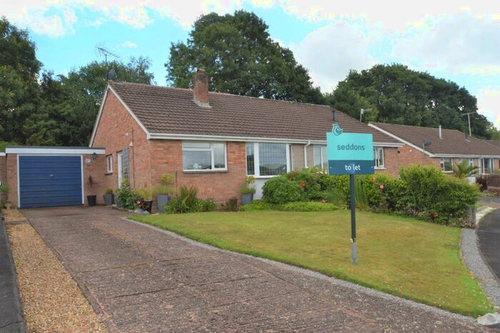 3 Bedroom Bungalow To Rent In Rumbelow Road, Tiverton, EX16