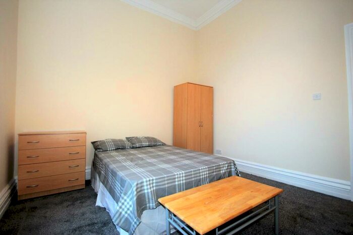 2 Bedroom Apartment To Rent In Charter House, PO1