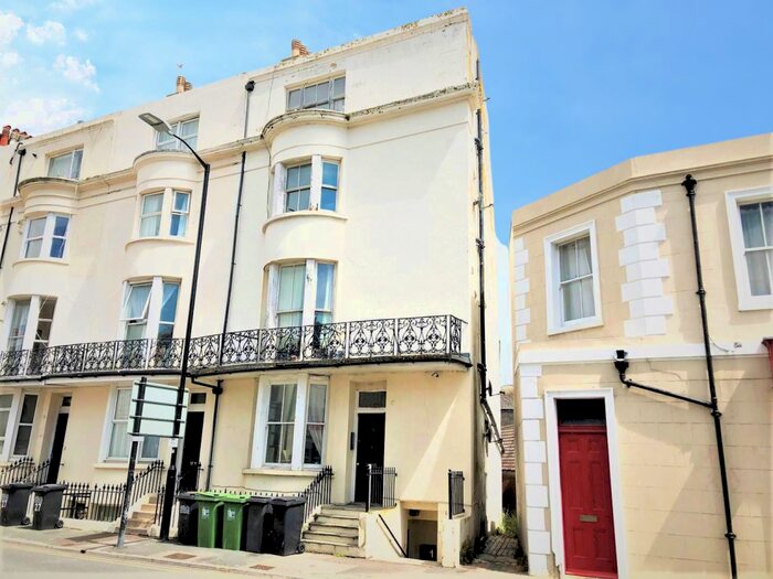 1 Bedroom Flat To Rent In Cavendish Place, Eastbourne, BN21