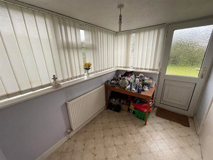 2 Bedroom Detached Bungalow For Sale In Glen Avenue, Pinchbeck, PE11