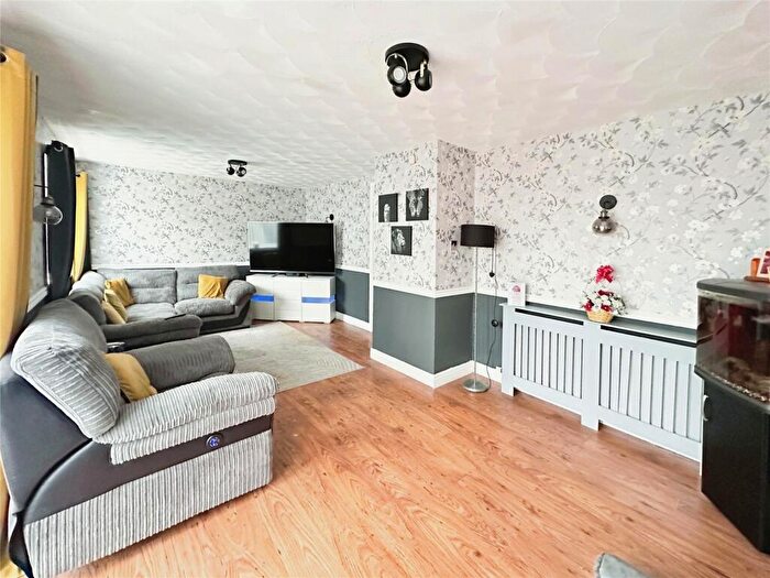 3 Bedroom End Of Terrace House For Sale In Pattens Close, Netherton, Merseyside, L30