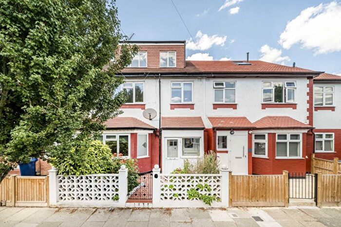4 Bedroom Terraced House To Rent In Grasmere Avenue, Acton, W3