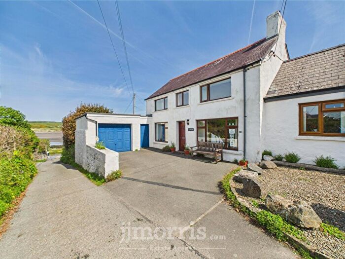 4 Bedroom Semi-Detached House For Sale In Glandwr, Feidr Brenin, Newport, SA42