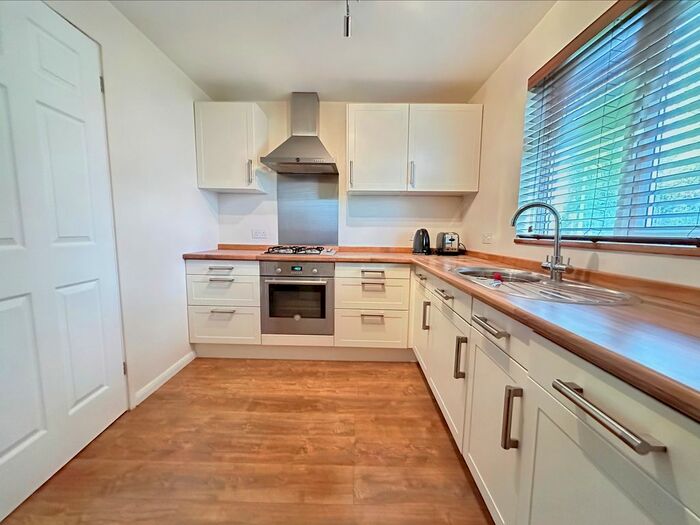 1 Bedroom Flat To Rent In Alan Way, Slough, Berkshire, SL3