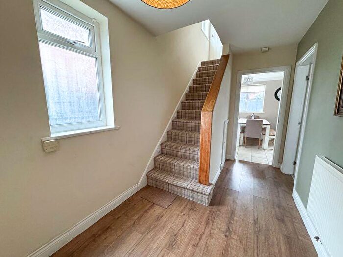 3 Bedroom End Of Terrace House For Sale In Antrim Way, Scartho, DN33