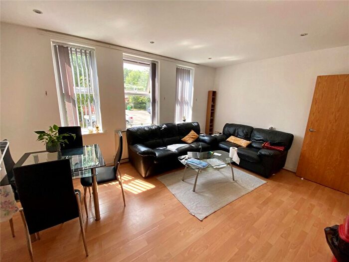 2 Bedroom Flat To Rent In Wilbraham Road, Manchester, M14