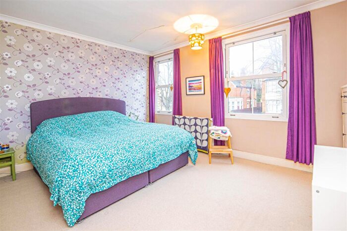 3 Bedroom Terraced House For Sale In Rockingham Road, Kettering, NN16