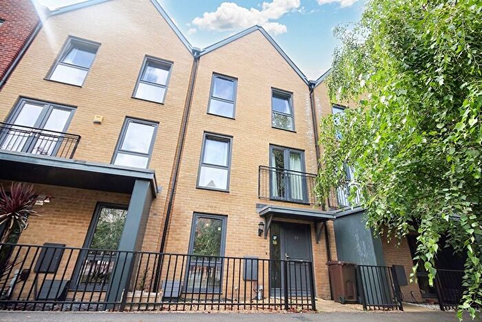 5 Bedroom Terraced House For Sale In Churchill Road, Uxbridge, UB10