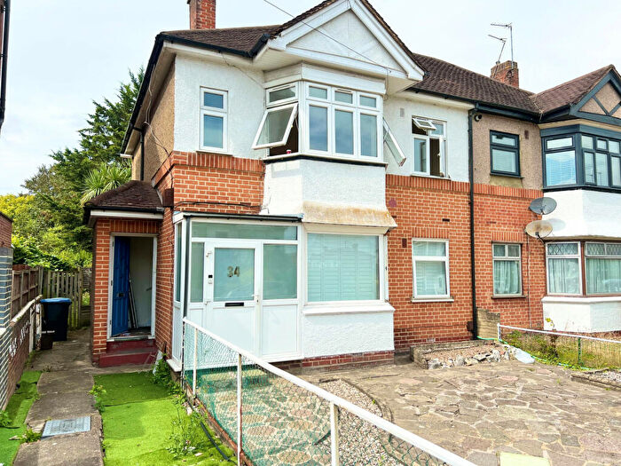 2 Bedroom Maisonette To Rent In Frederick Crescent, Enfield, EN3