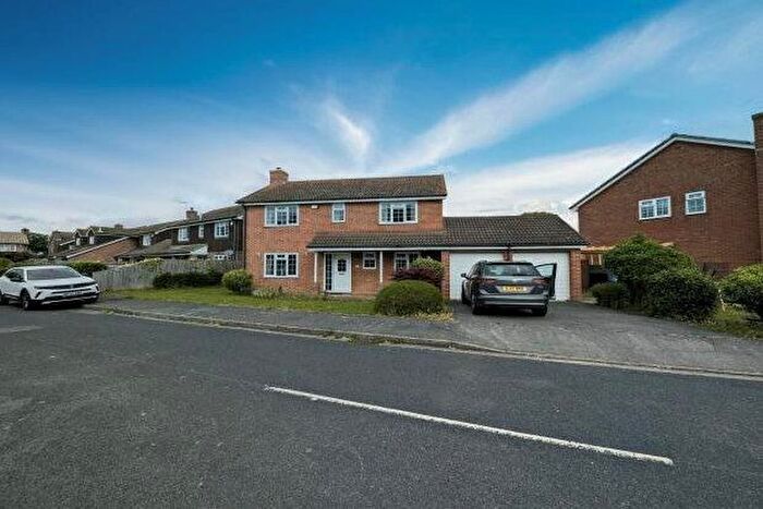 4 Bedroom Property To Rent In Meadow Close, Hayling Island, PO11