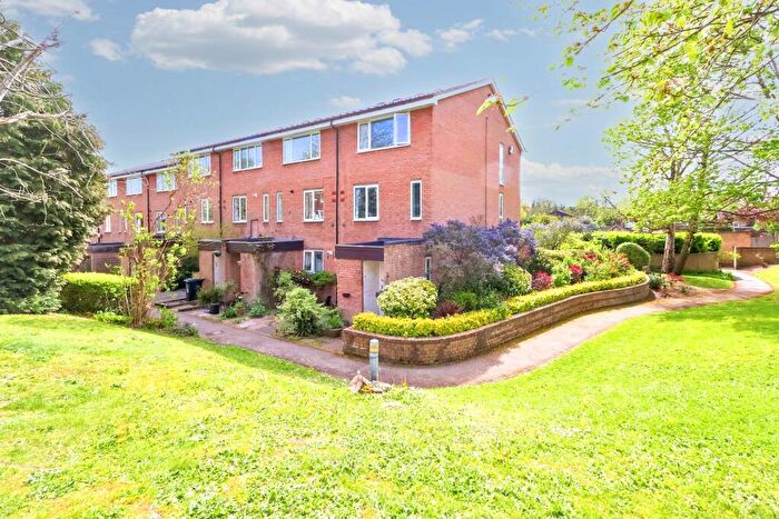 2 Bedroom Property For Sale In Coverdale Gardens, Park Hill, CR0