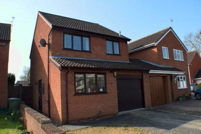 3 Bedroom Link Detached House For Sale In Wade Close, Westonzoyland, Bridgwater, TA7