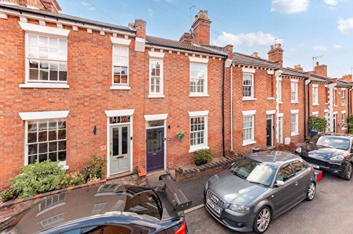 2 Bedroom Terraced House For Sale In North Villiers Street, Leamington Spa, Warwickshire, CV32