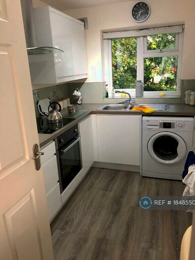 1 Bedroom Flat To Rent In Turners Grove, Dudley, DY3