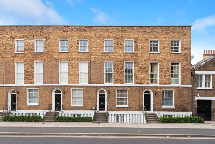 2 Bedroom Flat To Rent In Queensbridge Road, Haggerston, E2