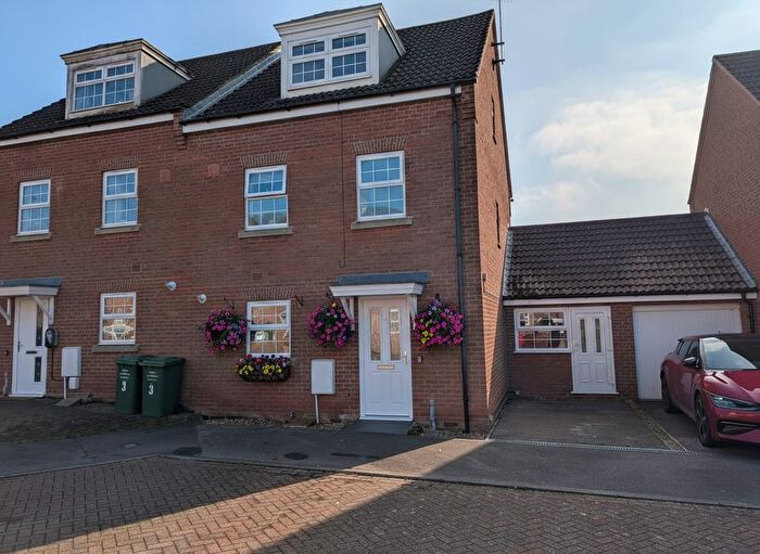 3 Bedroom Semi Detached House For Sale In Featherby Drive, Watlington, King's Lynn, PE33