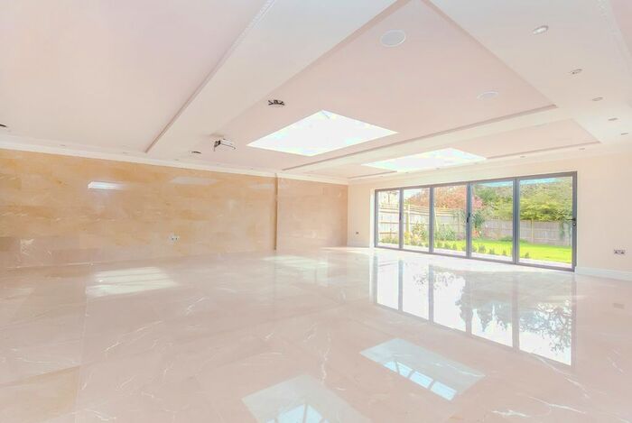 5 Bedroom Detached House To Rent In One Pin Lane, Farnham Common, Slough, SL2