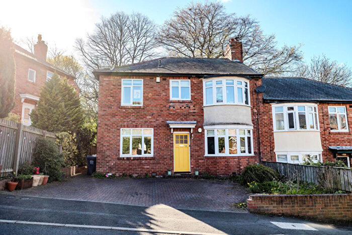 2 Bedroom Flat For Sale In Shaftesbury Grove, Heaton, Newcastle Upon Tyne, NE6