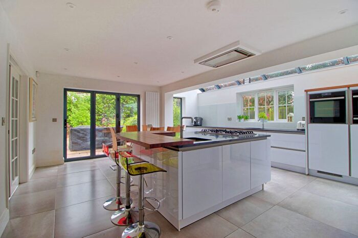 5 Bedroom Detached House For Sale In Evesham Place, Wokingham, RG41