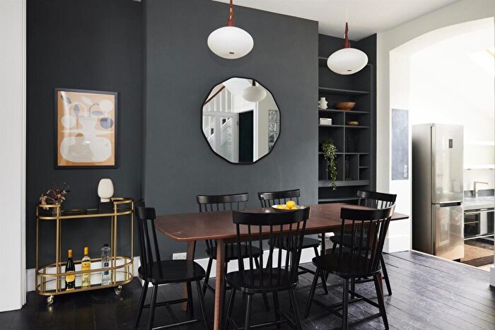3 Bedroom End Of Terrace House For Sale In Peckham Hill Street, London, SE15