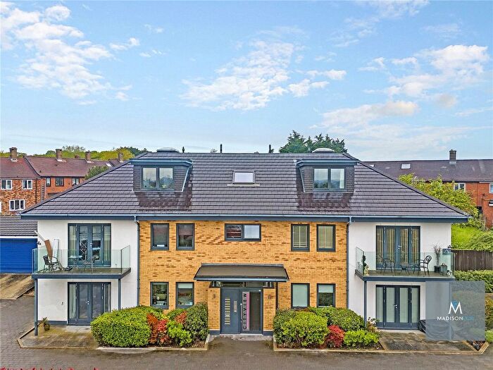 1 Bedroom Flat To Rent In Lowe Close, Chigwell, IG7