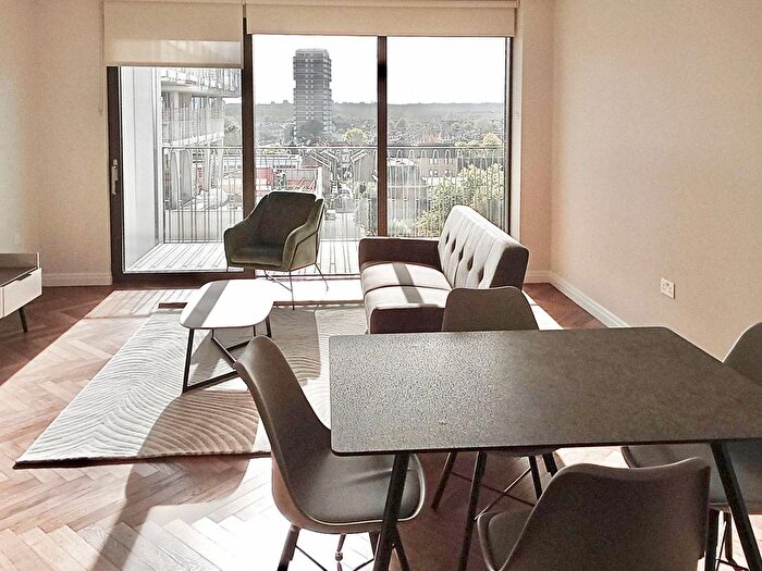 2 Bedroom Flat To Rent In Sands End Lane, London, SW6