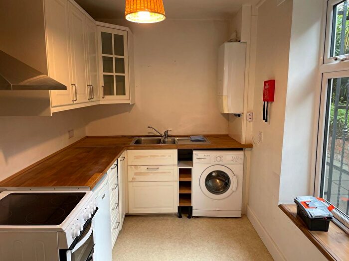 1 Bedroom Flat To Rent In Tollington Park, London, N4