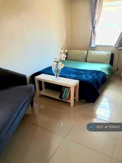 Studio To Rent In Dartford, Dartford, DA1