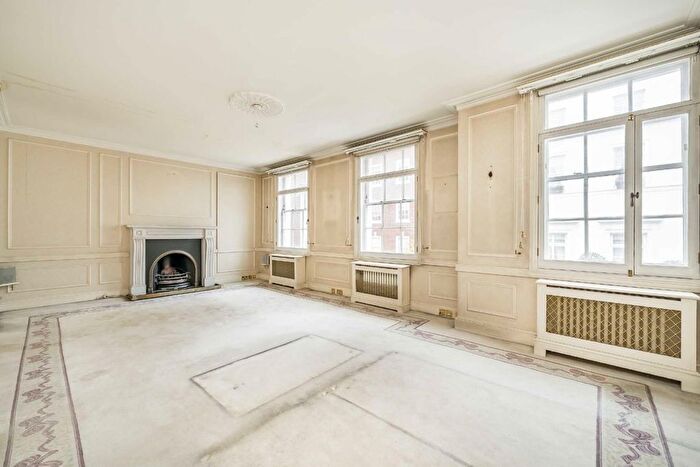 4 Bedroom Property For Sale In Upper Brook Street, London, W1K - Photo 7