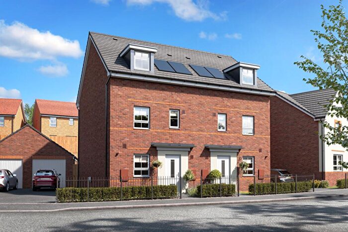 4 Bedroom Semi Detached House For Sale In Chaulden Meadows, Long Chaulden, Hemel Hempstead, HP1