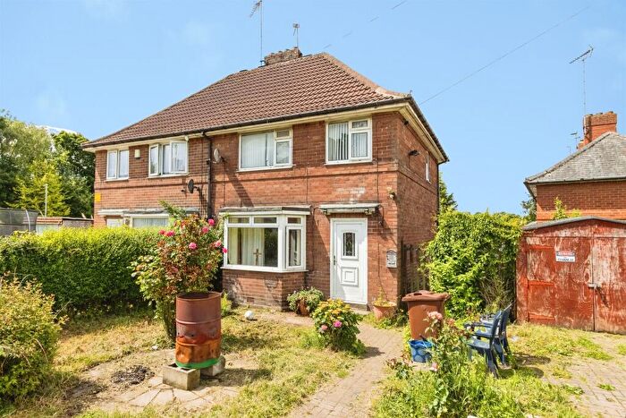 3 Bedroom End Of Terrace House For Sale In Studfold View, Leeds, LS14